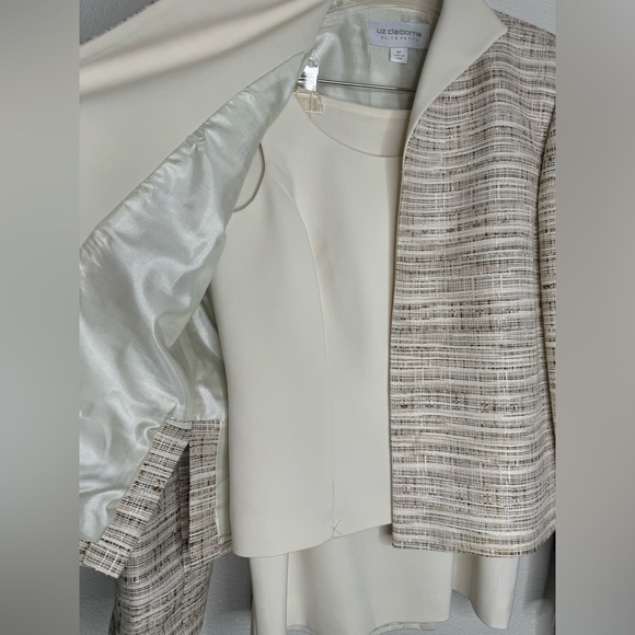 Liz Claiborne 3 piece suit set. Skirt with top and jacket. - Picture 2 of 4